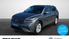 Grau Gebraucht 2024 VW Tiguan Allspace Life SUV | 38.730 € (Fairer Preis)