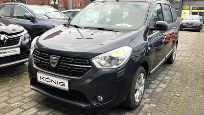 Grau Gebraucht 2021 Dacia Lodgy Comfort Van / Kleinbus | 13.999 € (Guter Preis)