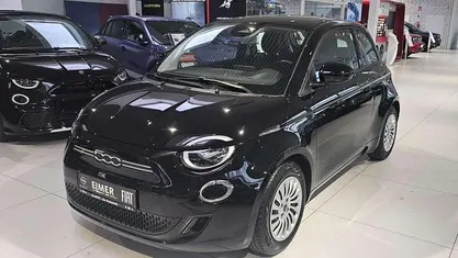 Schwarz Gebraucht 2022 Fiat 500e Action Kleinwagen | 14.290 € (Fairer Preis)