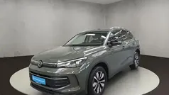 Grün Gebraucht 2024 VW Tiguan Life SUV | 40.900 € (Fairer Preis)
