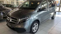 Grau Gebraucht 2023 Mercedes V300 Van / Kleinbus | 63.736 € (Superpreis)