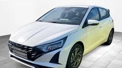 Weiss Gebraucht 2024 Hyundai i20 Trend Limousine | 21.139 € (Fairer Preis)