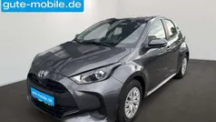 Grey metallic Gebraucht 2023 Toyota Yaris Comfort Limousine | 16.990 € (Fairer Preis)