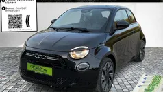 Onyx schwarz Gebraucht 2021 Fiat 500e Icon Limousine | 15.270 € (Fairer Preis)