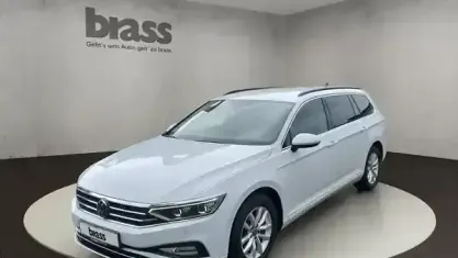 Używany VW Passat 150 KM (110 kW) 2023 Biały Kombi