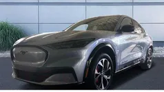 Silber Gebraucht 2023 Ford Mustang Mach-E SUV | 53.990 € (Teuer)
