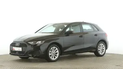 Usado Audi A3 Basis 110 HP (80 kW) 2022 Preto Sedan