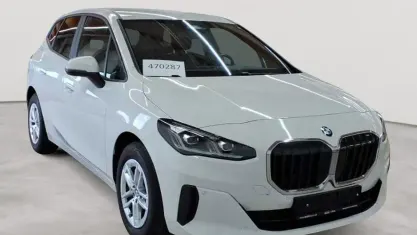 Gebraucht BMW 218 Active Tourer Performance 150 PS (110 kW) 2023 Alpinweiß Van / Kleinbus