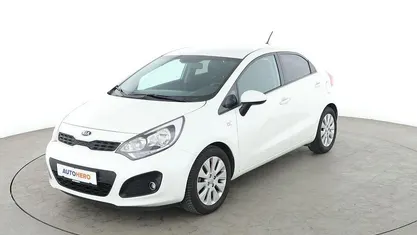 Weiß Gebraucht 2015 Kia Rio FIFA World Cup Edition Limousine | 7.180 € (Fairer Preis)