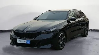 Gebraucht BMW 520 M Sport 197 PS (144 kW) 2025 Schwarz Kombi