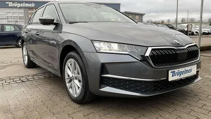 Graphitegrau Neu 2025 Skoda Octavia Kombi | 32.990 € (Guter Preis)