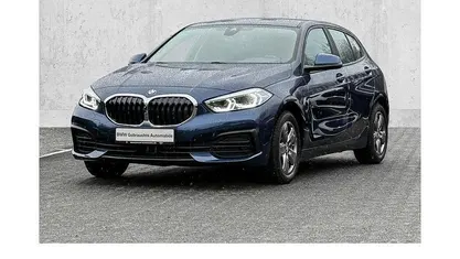 Blau Gebraucht 2022 BMW 118 Sport Line Kleinwagen | 22.290 € (Fairer Preis)