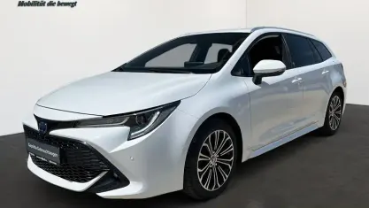 Gebraucht Toyota Corolla Team 122 PS (89 kW) 2022 Weiß Kombi