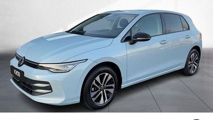 Neu VW Golf VIII 116 PS (85 kW) 2026 Crystal ice blue metallic Limousine