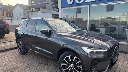 Grau Gebraucht 2025 Volvo XC60 Plus SUV | 44.900 € (Guter Preis)