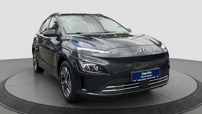Grau Gebraucht 2021 Hyundai Kona Trend SUV | 21.900 € (Fairer Preis)