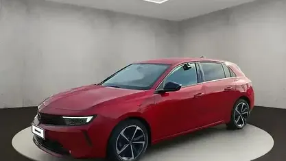 Gebraucht Opel Astra Elegance 110 PS (80 kW) 2023 Kardio rot (metallic) Limousine