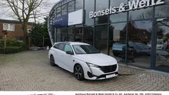 Weiß metallic Gebraucht 2024 Peugeot 308 GT Kombi | 23.950 € (Guter Preis)