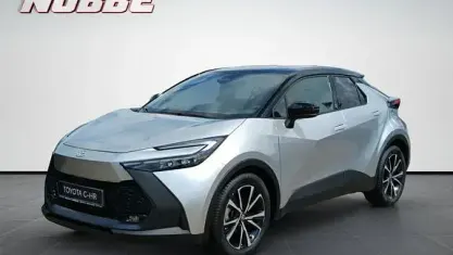 Gebraucht Toyota C-HR Team 140 PS (102 kW) 2024 Silver metallic / black SUV