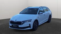 Weiss Gebraucht 2025 Skoda Octavia Tour Kombi | 34.822 € (Fairer Preis)