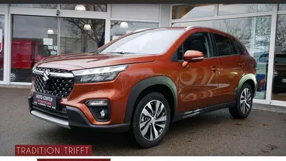 Braun Neu 2025 Suzuki SX4 S-Cross Comfort+ SUV | 31.990 € (Fairer Preis)