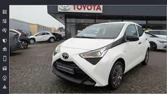 Weiß Gebraucht 2018 Toyota Aygo Business Edition Kleinwagen | 7.490 € (Fairer Preis)