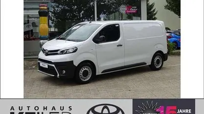 Ice white Gebraucht 2024 Toyota Proace Van / Kleinbus | 28.960 € (Fairer Preis)