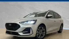 Moondust silver metallic Gebraucht 2025 Ford Focus ST-Line Limousine | 27.990 € (Superpreis)