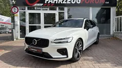 Gebraucht 2020 Volvo V60 R-Design Kombi | 23.700 € (Fairer Preis)