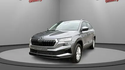 Neu Skoda Karoq Selection 150 PS (110 kW) 2026 Graphitegrau metallic SUV