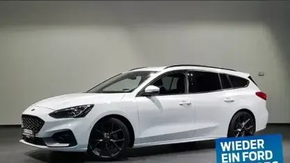 Gebraucht Ford Focus ST 190 PS (139 kW) 2021 Weiß Kleinwagen