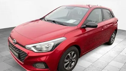 Gebraucht Hyundai i20 Advantage 84 PS (61 kW) 2020 Rot Kleinwagen