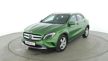 Grün Gebraucht 2017 Mercedes GLA180 Urban SUV | 21.590 € (Fairer Preis)