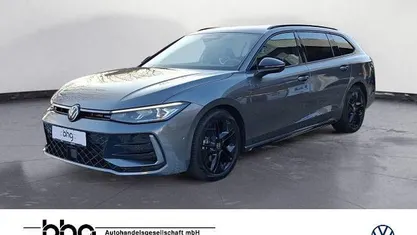 Diabasgrau metallic Gebraucht 2025 VW Passat R-line Kombi | 38.790 € (Guter Preis)