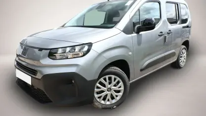 Neu Fiat Doblò 131 PS (96 kW) 2026 Grau Van / Kleinbus