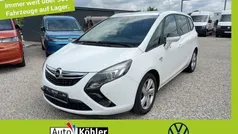 Weiß Gebraucht 2016 Opel Zafira Tourer drive Van / Kleinbus | 6.900 € (Superpreis)