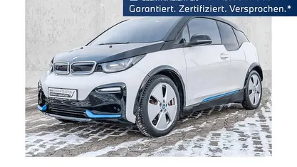 Weiß Gebraucht 2022 BMW i3 Comfort Edition Kleinwagen | 20.333 € (Fairer Preis)