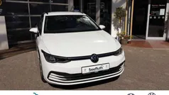Pure white Gebraucht 2023 VW Golf VIII Life Kombi | 26.880 € (Fairer Preis)
