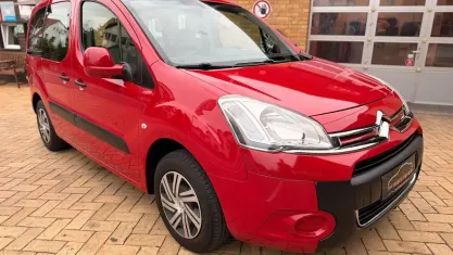 Gebraucht Citroën Berlingo Tendance 98 PS (72 kW) 2014 Rot Van / Kleinbus
