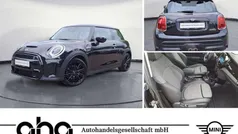 Schwarz Gebraucht 2024 Mini Cooper S Classic Kleinwagen | 29.930 € (Fairer Preis)