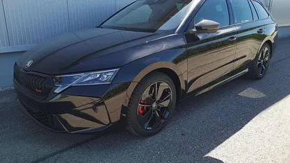 Gebraucht 2025 Skoda Octavia RS Kombi | 41.890 € (Fairer Preis)