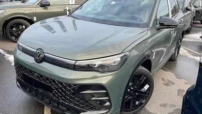 Cipressino grün metallic Neu 2026 VW Tiguan R-line SUV | 58.945 € (Fairer Preis)