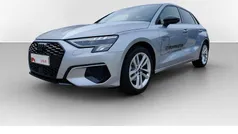 Florettsilber metallic Gebraucht 2024 Audi A3 Sportback Advanced Limousine | 33.990 € (Guter Preis)