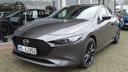 Grau Gebraucht 2024 Mazda 3 Limousine | 26.900 € (Fairer Preis)