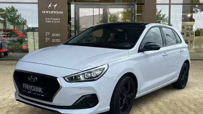 Gebraucht Hyundai i30 YES! 140 PS (102 kW) 2020 Polar white / sol Limousine