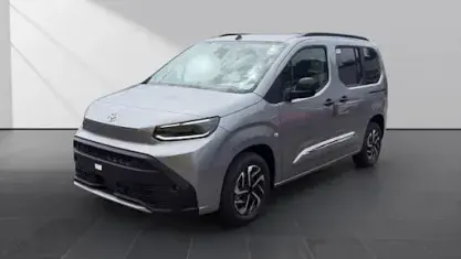 Neu Toyota Proace Verso City 110 PS (80 kW) 2026 Backpacker chaki metallic Kombi
