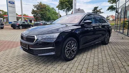Schwarzmagic perleffekt Gebraucht 2025 Skoda Octavia Tour Kombi | 31.580 € (Guter Preis)