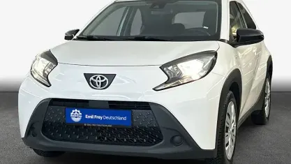 Gebraucht Toyota Aygo X-play 72 PS (52 kW) 2022 Weiß Kleinwagen