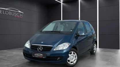 Gebraucht Mercedes A160 95 PS (69 kW) 2010 Blau Limousine