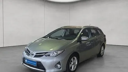 Titansilber mica metallic Gebraucht 2013 Toyota Auris Touring Sports Life+ Kombi | 12.990 € (Etwas zu teuer)